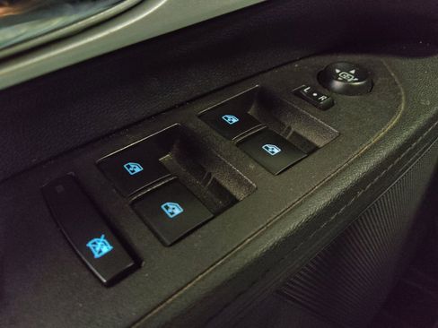 Used 2017 Chevrolet Equinox LS FWD image 27