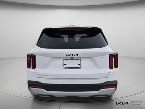 Certified 2026 Kia Sorento LX FWD image 6