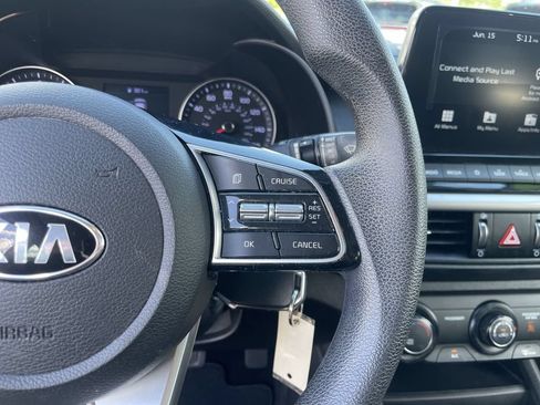 Used 2020 Kia Forte LXS FWD image 16