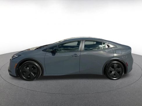 Used 2025 Toyota Prius LE image 9