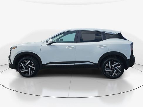 Used 2025 Nissan Kicks SV FWD image 10