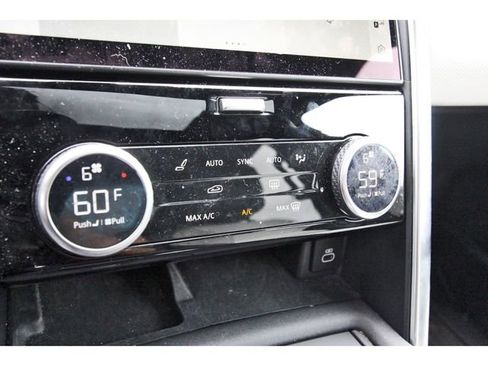 Used 2022 Land Rover Discovery S R-Dynamic image 23