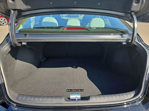 New 2026 Hyundai Elantra Limited FWD image 21