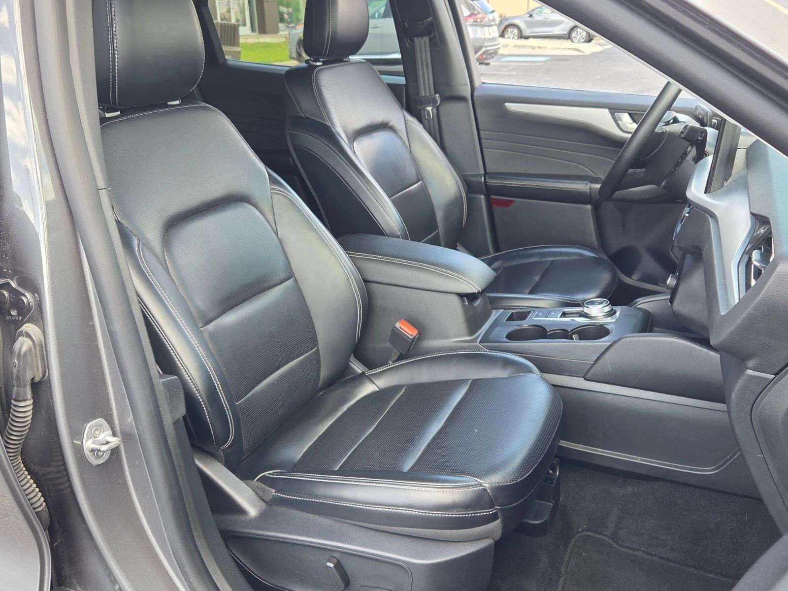 Used 2024 Ford Escape Platinum AWD/4WD image 18