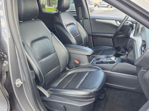Used 2024 Ford Escape Platinum AWD/4WD image 18
