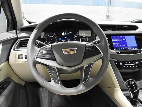 Used 2022 Cadillac XT5 Premium Luxury image 7