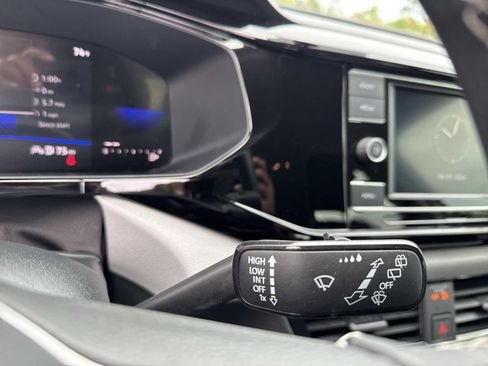 Certified 2023 Volkswagen Taos S FWD image 31