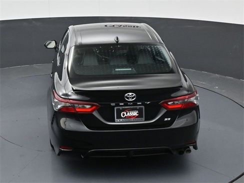 Used 2024 Toyota Camry SE image 22