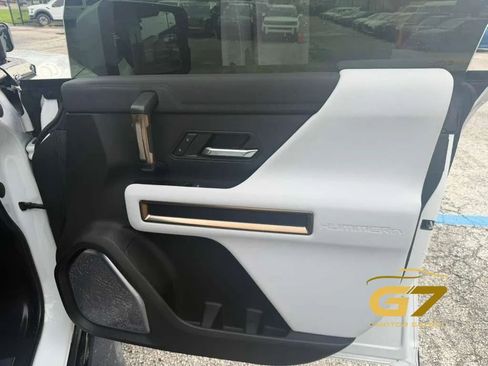 Used 2024 GMC Hummer EV 2X w/ LPO, Illumination Package AWD/4WD image 8