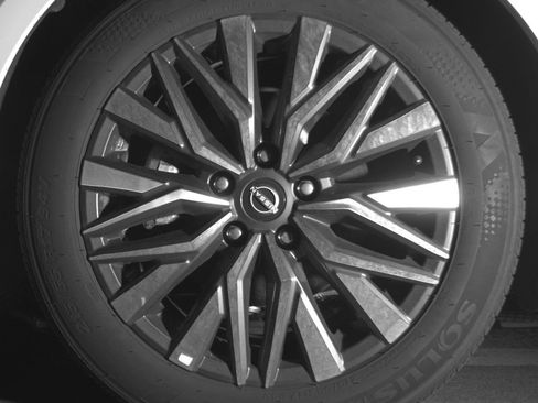 Used 2025 Nissan Altima 2.5 SV FWD image 12