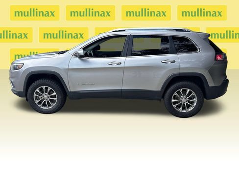 Used 2019 Jeep Cherokee Latitude Plus w/ Comfort/Convenience Group AWD/4WD image 11