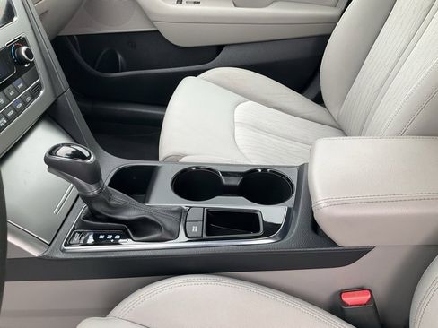 Used 2016 Hyundai Sonata SE image 16