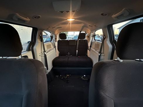 Used 2014 Dodge Grand Caravan SXT FWD image 40