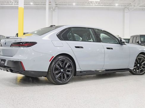 Used 2024 BMW i7 xDrive60 w/ Executive Package image 10