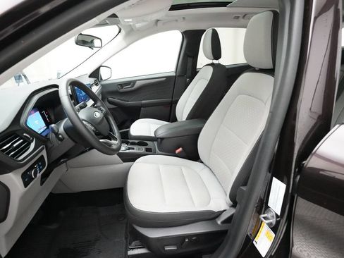 Used 2023 Ford Escape Active w/ Tech Pack #1 AWD/4WD image 7