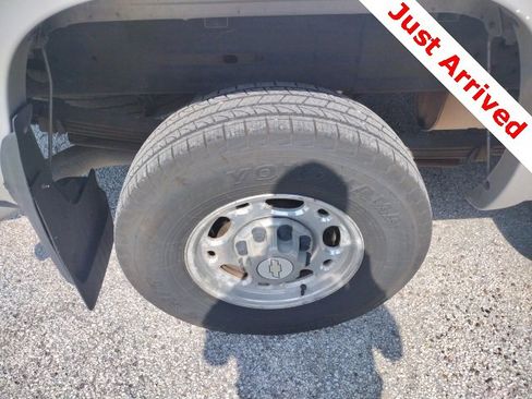 Used 2006 Chevrolet Silverado 2500 LT w/ Heavy-Duty Power Package image 16