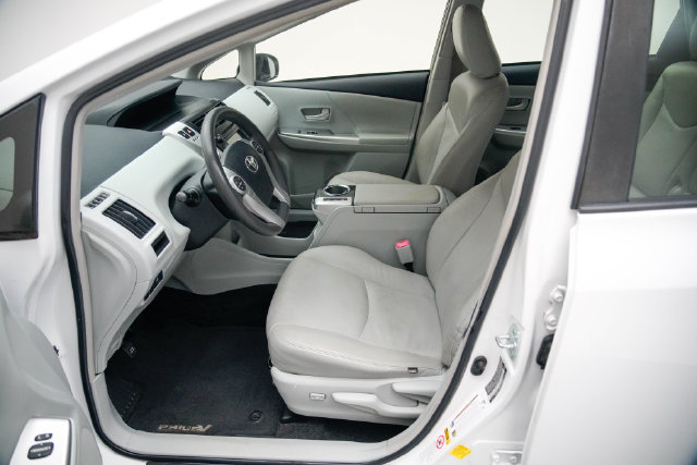 Used 2013 Toyota Prius V Three FWD image 15