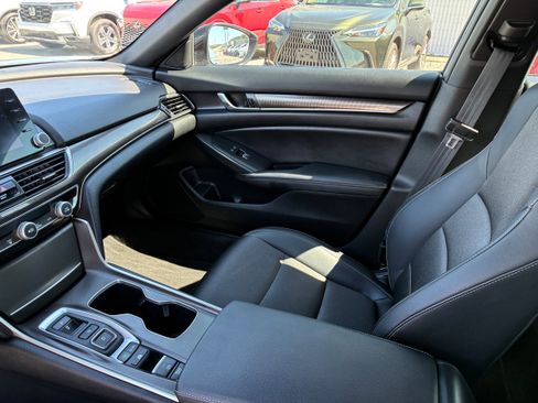 Used 2022 Honda Accord Sport image 18