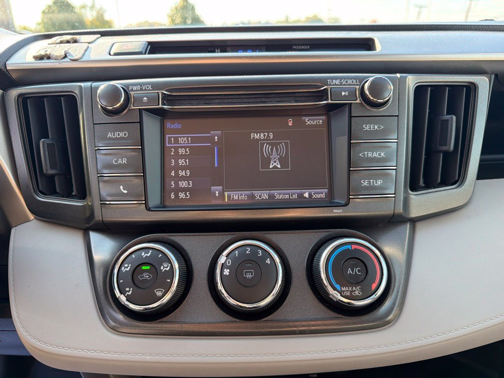 Used 2015 Toyota RAV4 LE AWD/4WD image 15