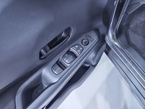 New 2025 Nissan Kicks Play S image 11