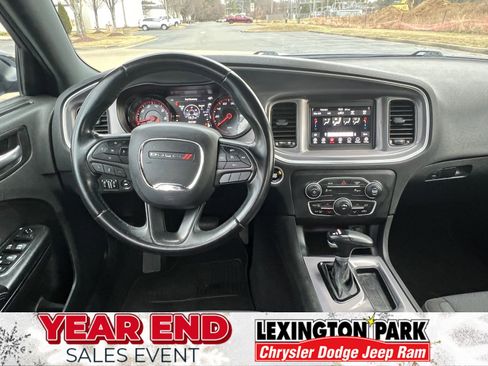 Used 2019 Dodge Charger SXT image 17