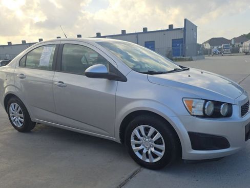 Used 2013 Chevrolet Sonic LS FWD image 26