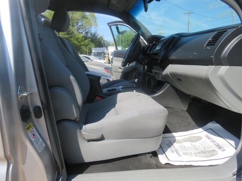 Used 2015 Toyota Tacoma PreRunner w/ Convenience Package RWD image 17