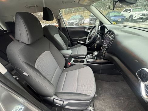 Used 2025 Kia Soul LX w/ LX Technology Package image 33
