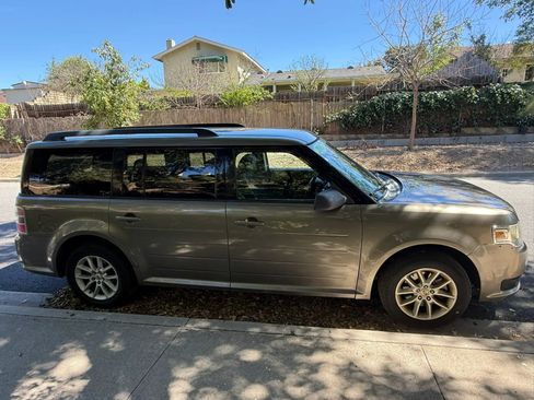 Used 2013 Ford Flex SE image 9