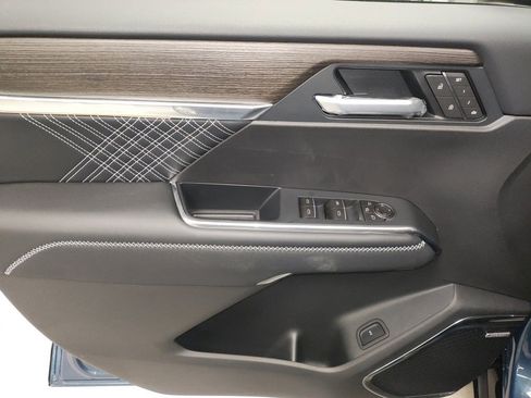 New 2026 GMC Acadia Denali w/ Super Cruise Package image 27