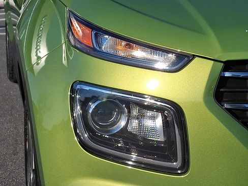 Used 2022 Hyundai Venue SEL image 9