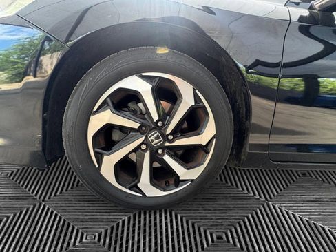 Used 2017 Honda Accord EX-L image 9