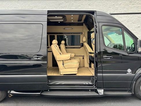 Used 2021 Mercedes-Benz Sprinter 3500 image 7