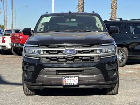 Used 2024 Ford Expedition XLT image 9