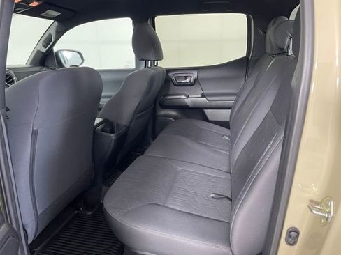 Used 2019 Toyota Tacoma TRD Off-Road image 13
