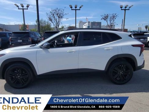 Used 2024 Chevrolet Trax ACTIV w/ Sunroof Package FWD image 5