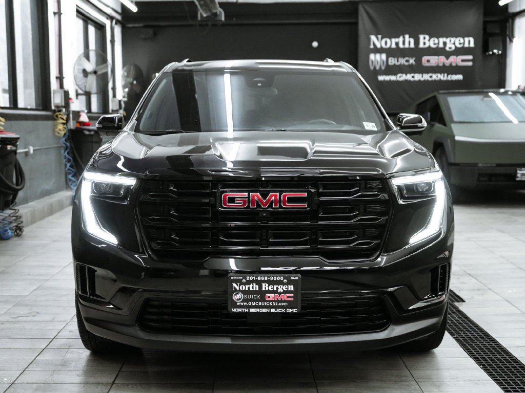Used 2025 GMC Acadia Elevation w/ Black Edition FWD image 2