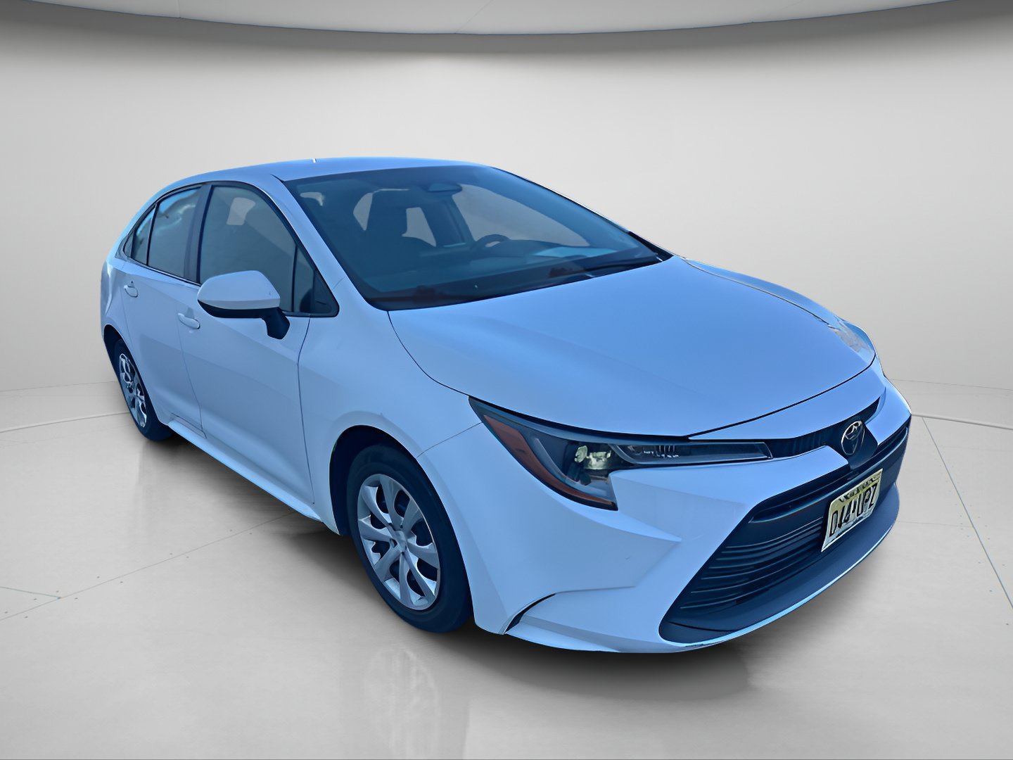 Used 2024 Toyota Corolla LE FWD image 5