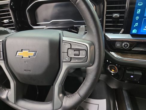 Used 2023 Chevrolet Silverado 1500 LT AWD/4WD image 17