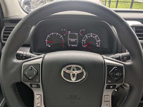 Used 2022 Toyota 4Runner SR5 Premium w/ Moonroof Package RWD image 28