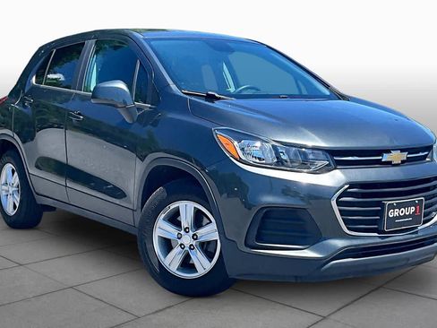 Used 2020 Chevrolet Trax LS w/ Tint and Cruise Package FWD image 3
