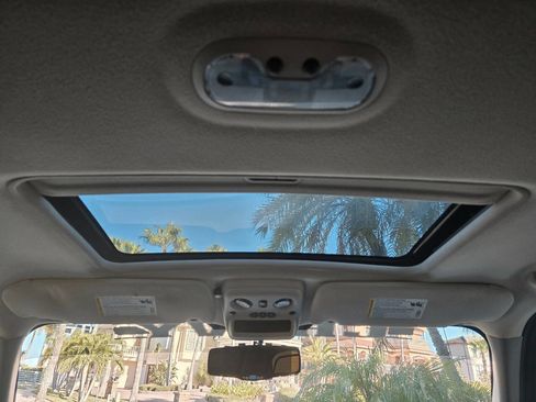 Used 2006 Chevrolet Avalanche Z66 w/ Sun And Sound Package image 17