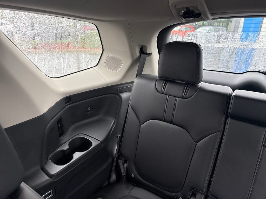 Certified 2026 Honda Pilot Touring image 24