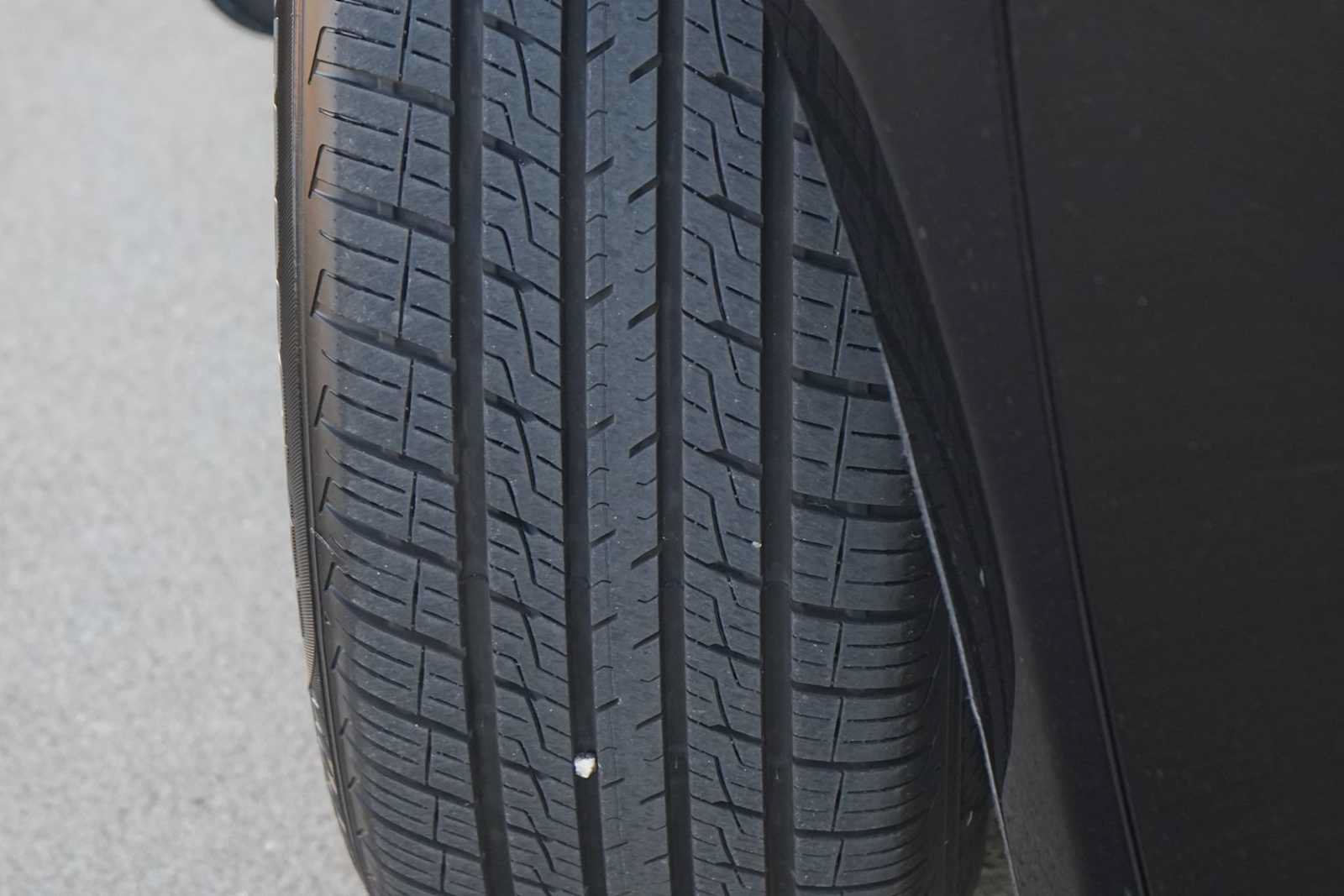Used 2024 Chrysler Pacifica Touring-L FWD image 29