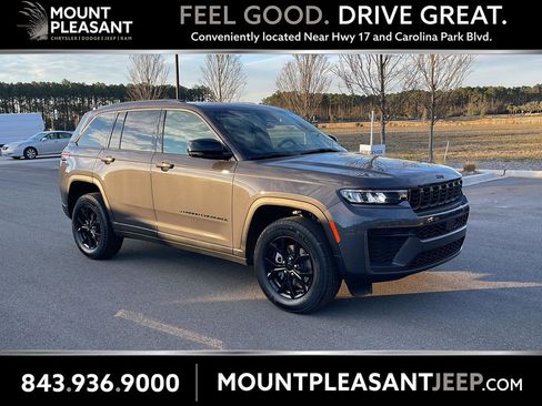 New 2026 Jeep Grand Cherokee Altitude AWD/4WD image 1