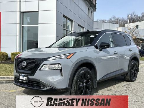 Used 2023 Nissan Rogue SV w/ SV Premium Package image 1