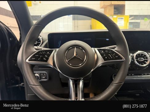 Used 2025 Mercedes-Benz GLA 250 4MATIC image 1