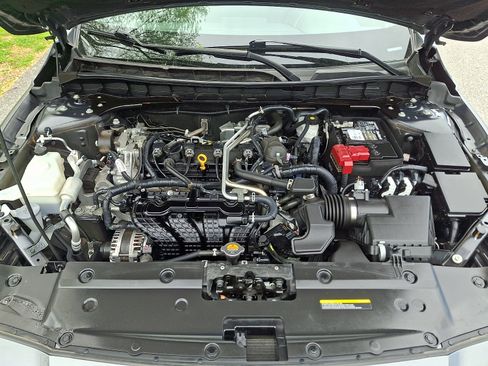 Used 2024 Nissan Altima 2.5 SV FWD image 28