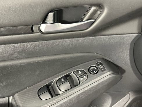 Certified 2025 Nissan Altima 2.5 SV FWD image 13