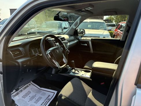 Used 2019 Toyota 4Runner SR5 AWD/4WD image 8